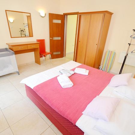 Apartments Dinko Zifra Тиват Екстериор снимка