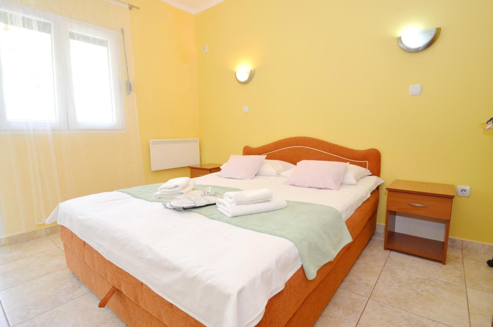 Apartments Dinko Zifra Тиват Екстериор снимка