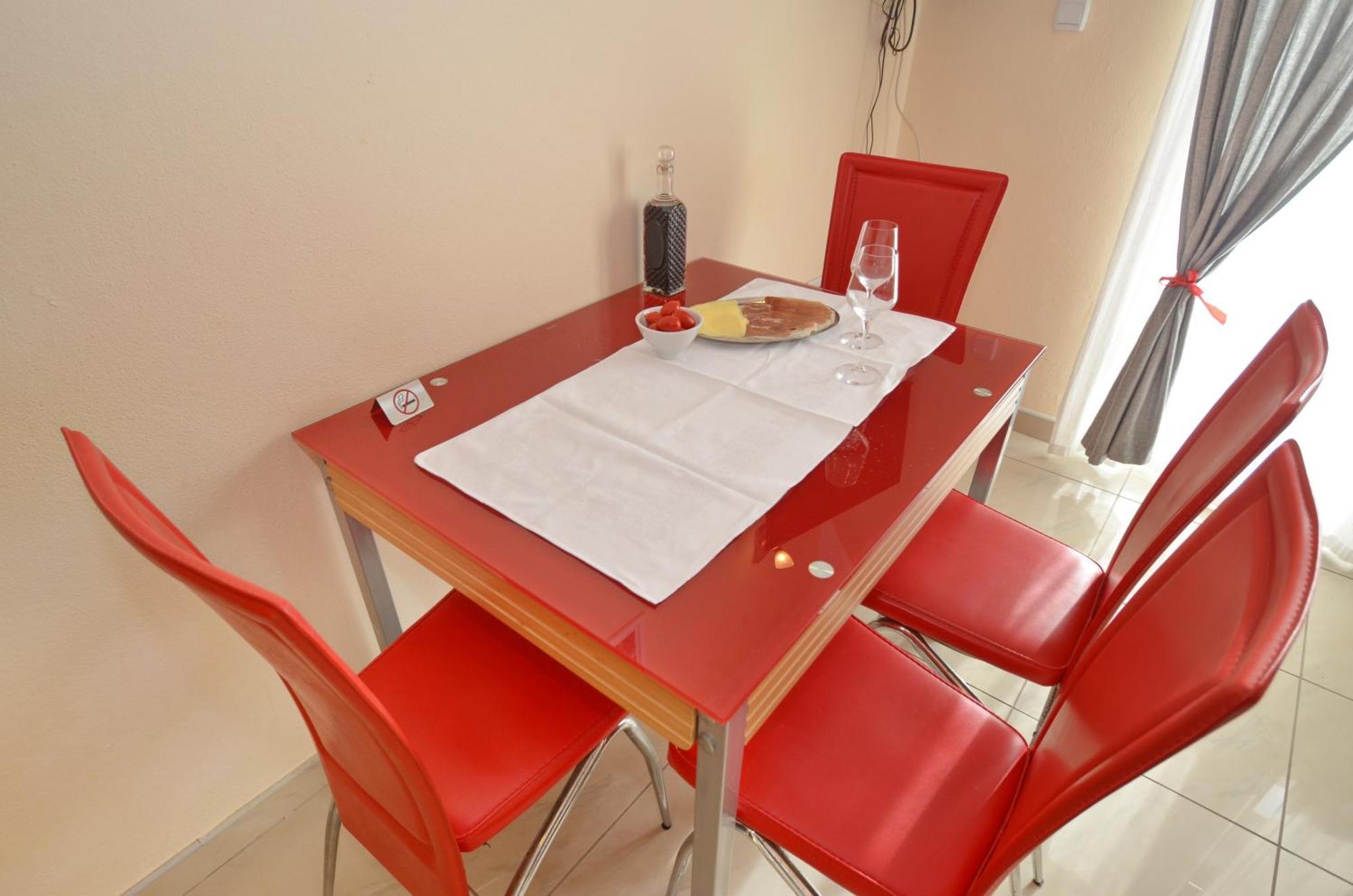 Apartments Dinko Zifra Тиват Екстериор снимка