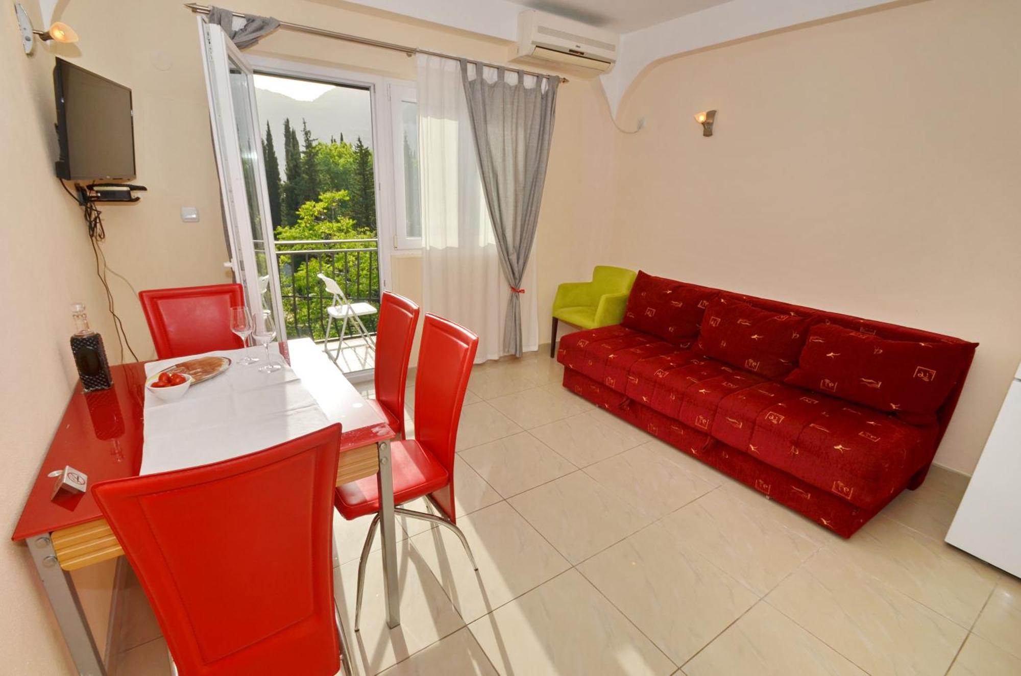 Apartments Dinko Zifra Тиват Екстериор снимка