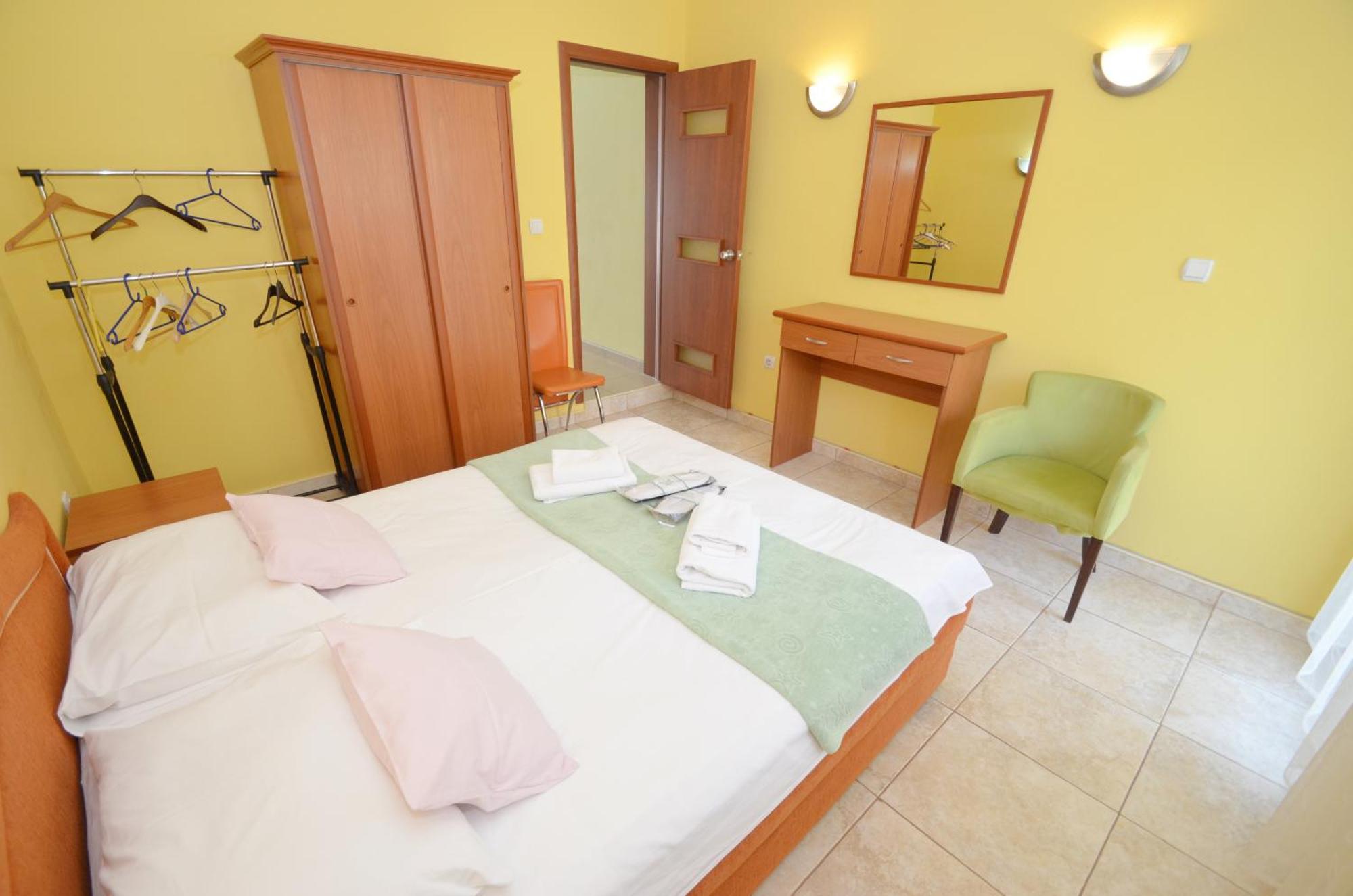Apartments Dinko Zifra Тиват Екстериор снимка