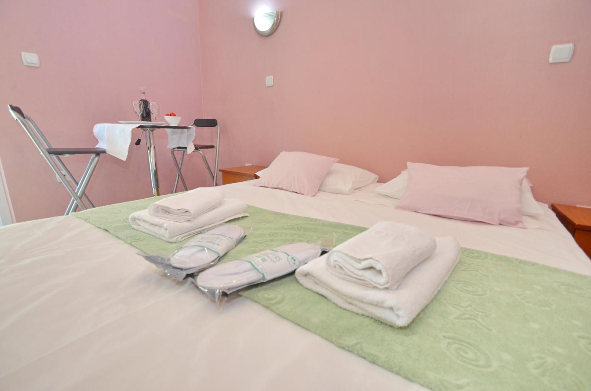 Apartments Dinko Zifra Тиват Екстериор снимка