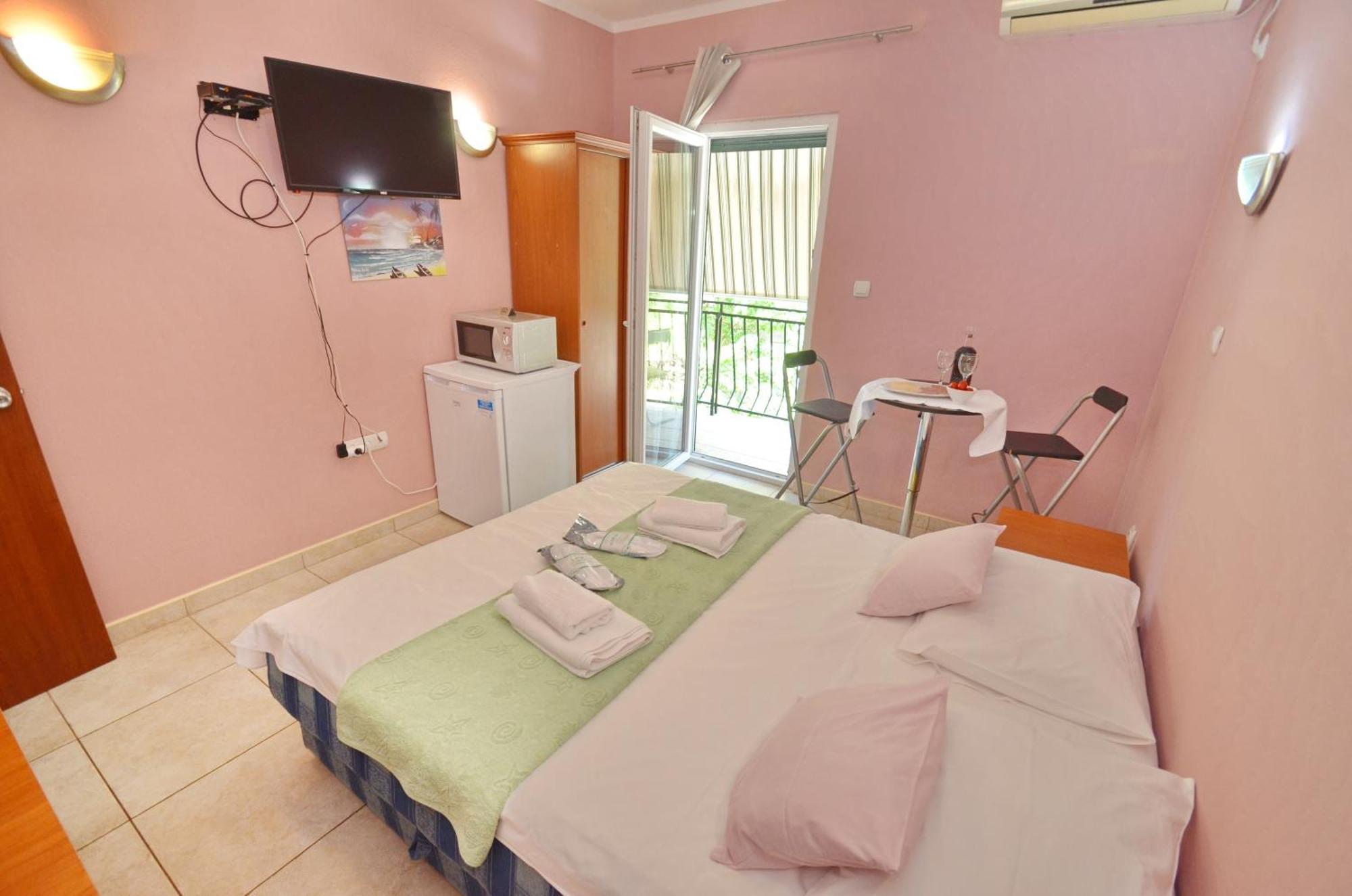 Apartments Dinko Zifra Тиват Екстериор снимка