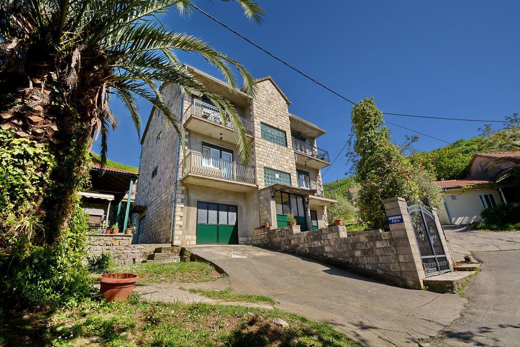 Apartments Dinko Zifra Тиват Екстериор снимка